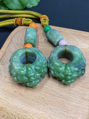 H34986265 Hetian Jade Handheld Piece - Auspicious Beast Ring