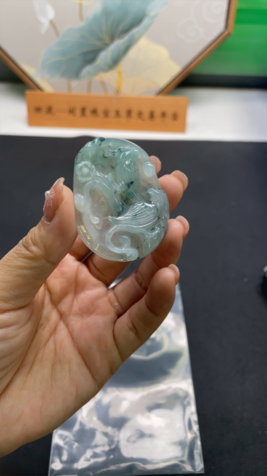 F28287594 Jadeite flower and bird pendant plaque, total weight approximately 22.5 grams