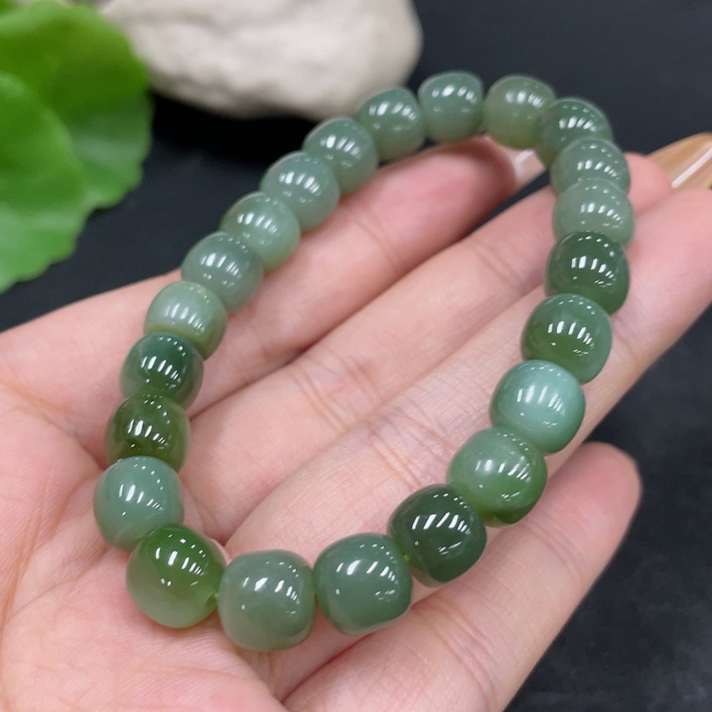 H31671298 Hetian Jade Bracelet  8.2mm approx.  Total Weight Approx. 22.3g