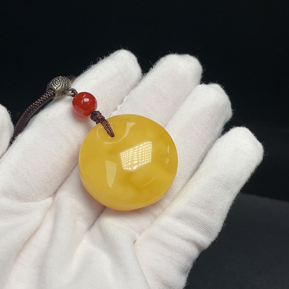 C34040049 Amber Beeswax Pendant with Non-Natural Accent Stones, Total Weight Approx. 11.85g Including Cord