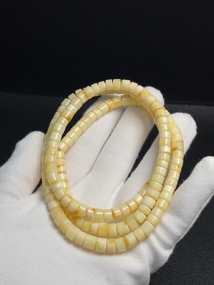 C30535121 Amber Honey Bead Necklace, total weight approx. 19.12g, bead size approx. 6.5mm