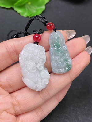 F35105391 Jadeite Pendant Guanyin + Pixiu Sell as a Lot with Non-Grade A Beads