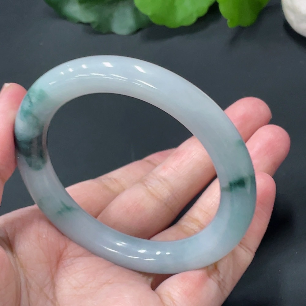 F18956826 Jadeite Round Bangle Size 53.1 Total Weight 48.066g