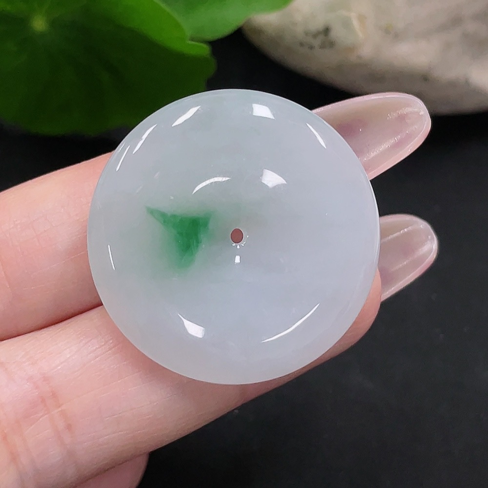 F34067967 Jadeite Peace Knot Pendant Total Weight Approx. 8.3g