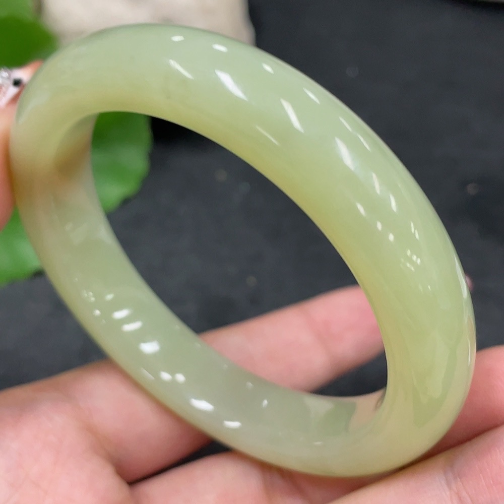 H34980011 Hetian Jade Round Bracelet Size 54.4 Total Weight Approx. 51.7g With Crack