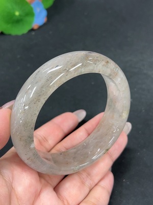 H41869815 非洲翠(独龙玉)正圈手镯 圈口61.3 货品总重约84.8g