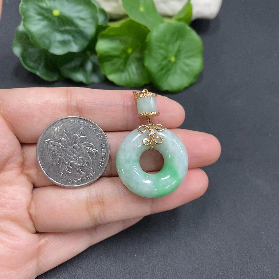 F0833259 Jadeite Peace Ring with Fine Crack Lines and G18K Imprint Clasp