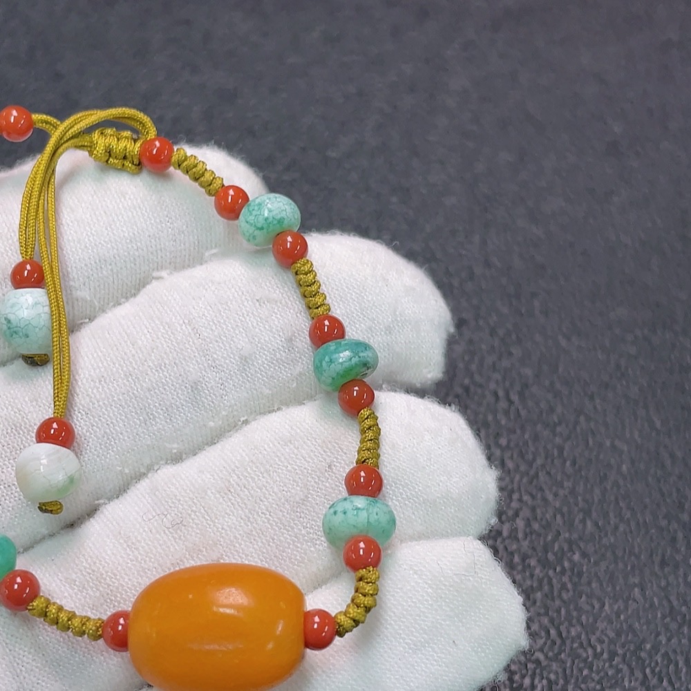 C34990960 Amber Beeswax Bracelet with South Red Agate, Non-Natural Matching Stones, Total Weight Approx. 5.26g Including Rope