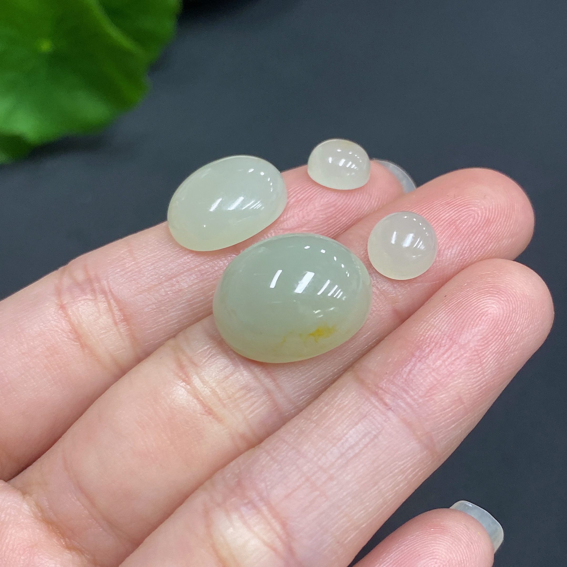 H16784404 Hetian Jade Egg Pendant, Total Weight Approx. 4.8g
