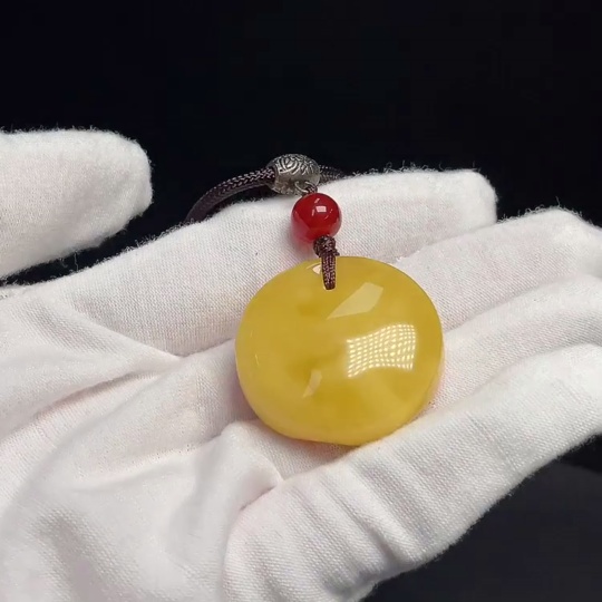 C34040049 Amber Beeswax Pendant with Non-Natural Accent Stones, Total Weight Approx. 11.85g Including Cord