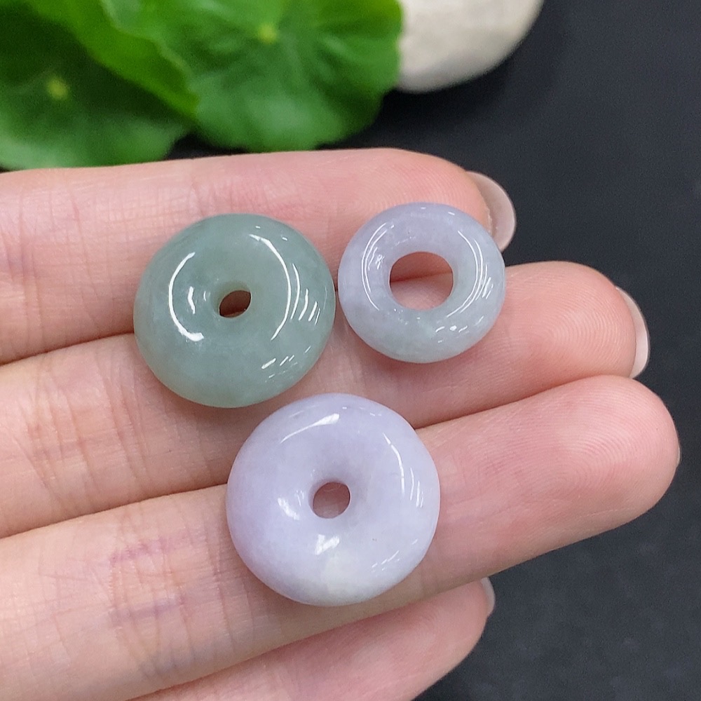 F34002927 Jadeite Pendants Sell as a Lot