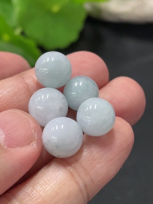 F34058153 Jadeite Beads Sell as a Lot