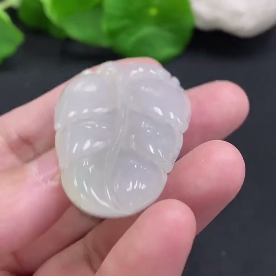 F33946083 Jadeite Leaf Pendant Total Weight Approx. 14.6g