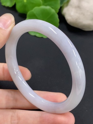 F42969042 翡翠圆条手镯 圈口55.9 （修补） 货品总重约37.74g