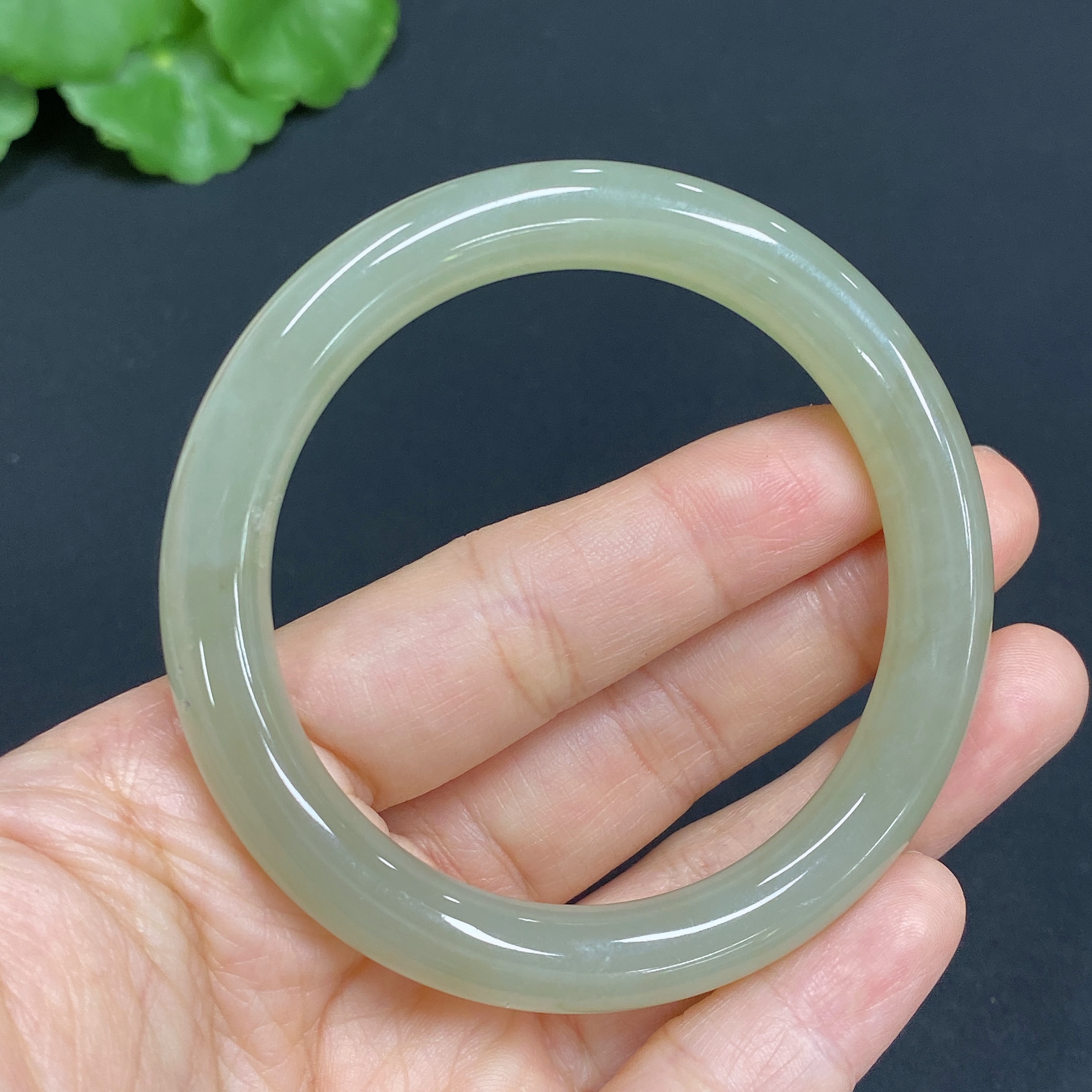 H28310950 Hetian Jade Round Bangle Size 51.1 Total Weight Approx. 32g