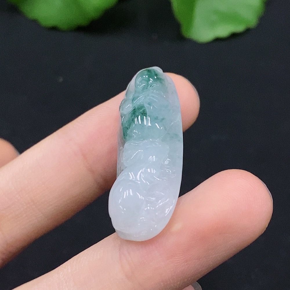 F29376891 Jadeite Auspicious Beast Pendant Total Weight: Approx. 5.98g