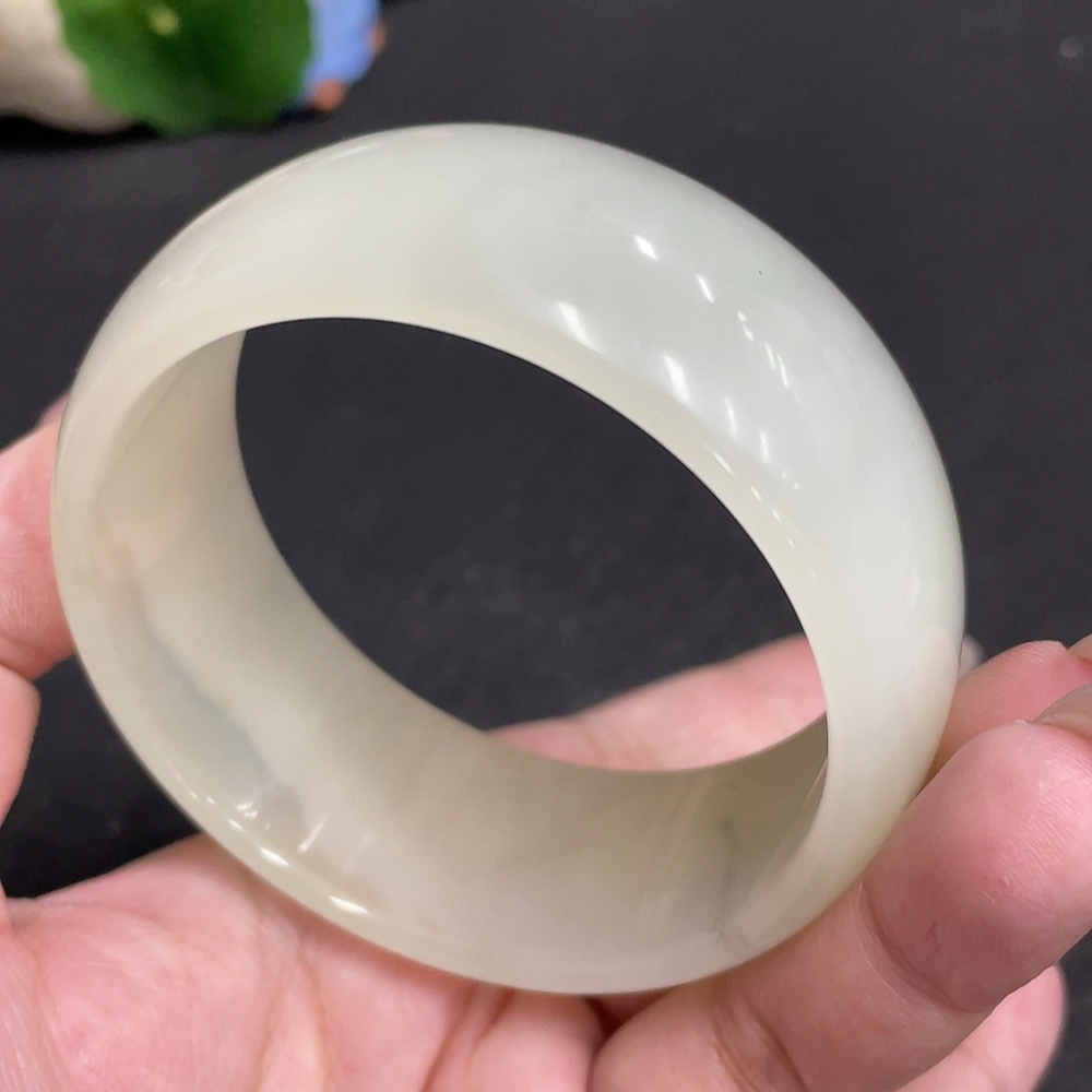 H30502600 Xiuyu (Serpentine Jade) Round Bracelet Size 60.8 Total Weight Approx. 81.6g