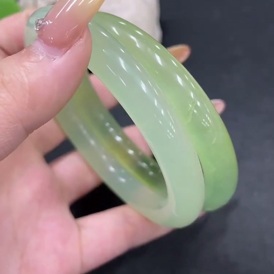 H32724784 Xiuyu (serpentine jade)