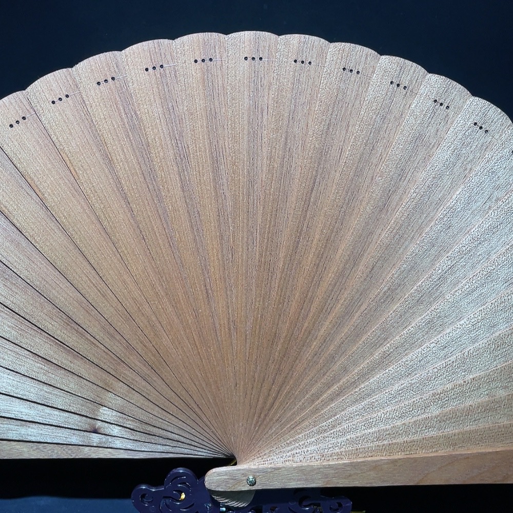 W31608608 Golden Silk Nanmu Fan