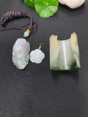 F46486159 翡翠挂件 摆件 一手走 非金