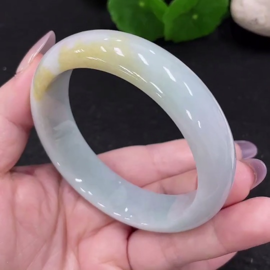 F34965833 Jadeite Round Bracelet Size 58.8 Total Weight Approx. 77g (with Crack)