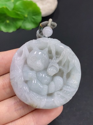 F31646318 JadeitePanda Holding Bamboo Pendant