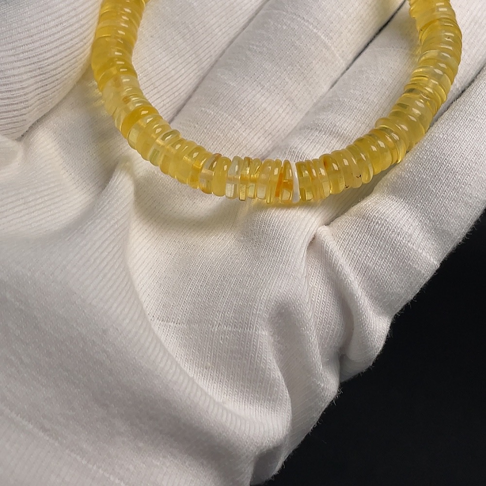 C30512535 Amber Beeswax Bracelet approx.7mm total weight approx.6.38g