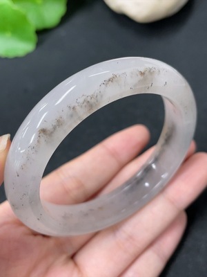 H41944701 非洲翠（独龙玉）正圈手镯  圈口53.7     货品总重约42.5g