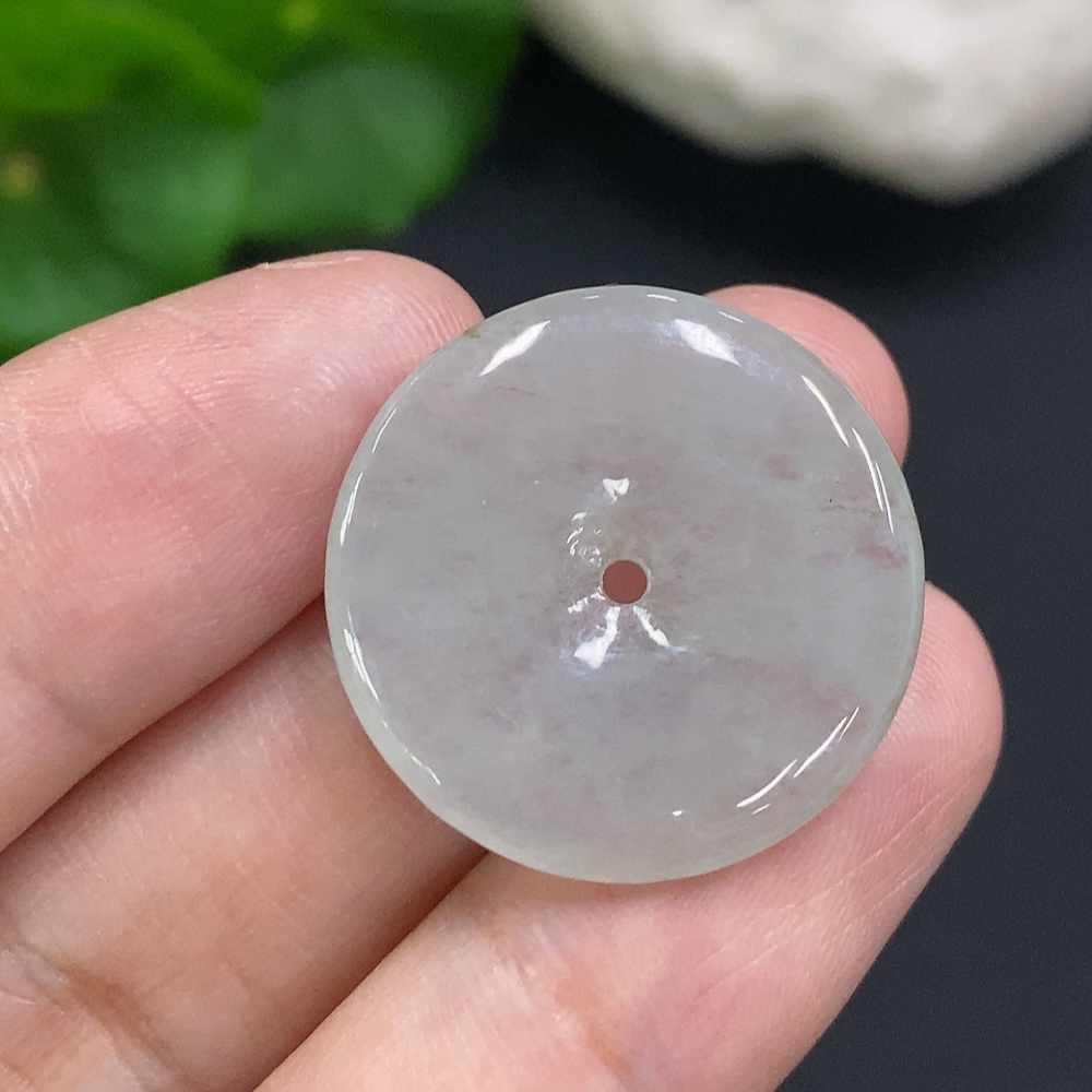 F34069762 Jadeite Peace Knot Total weight approximately 4.2g