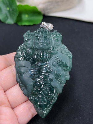 F43133487 翡翠一念之间挂件 18K金 货品总重约44.4克