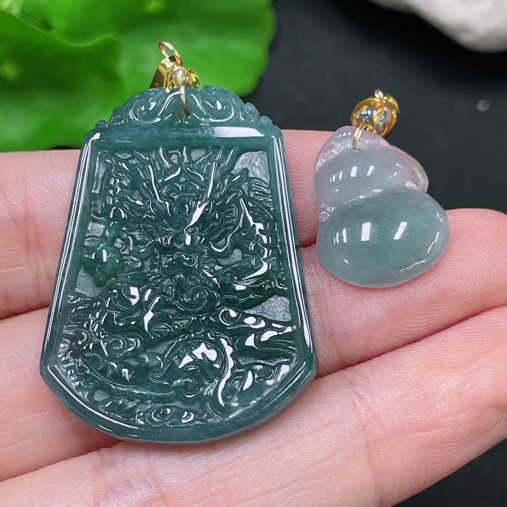 F33918729 Jadeite Pendant Dragon Plaque Gourd with Non-Gold Clasp and Chain