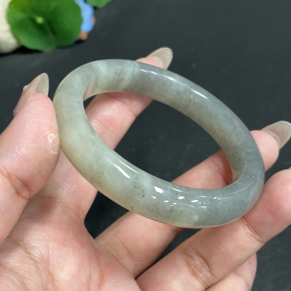 H30487182 Hetian Jade Round Bracelet Size 54.1 Total Weight Approx. 47.6g