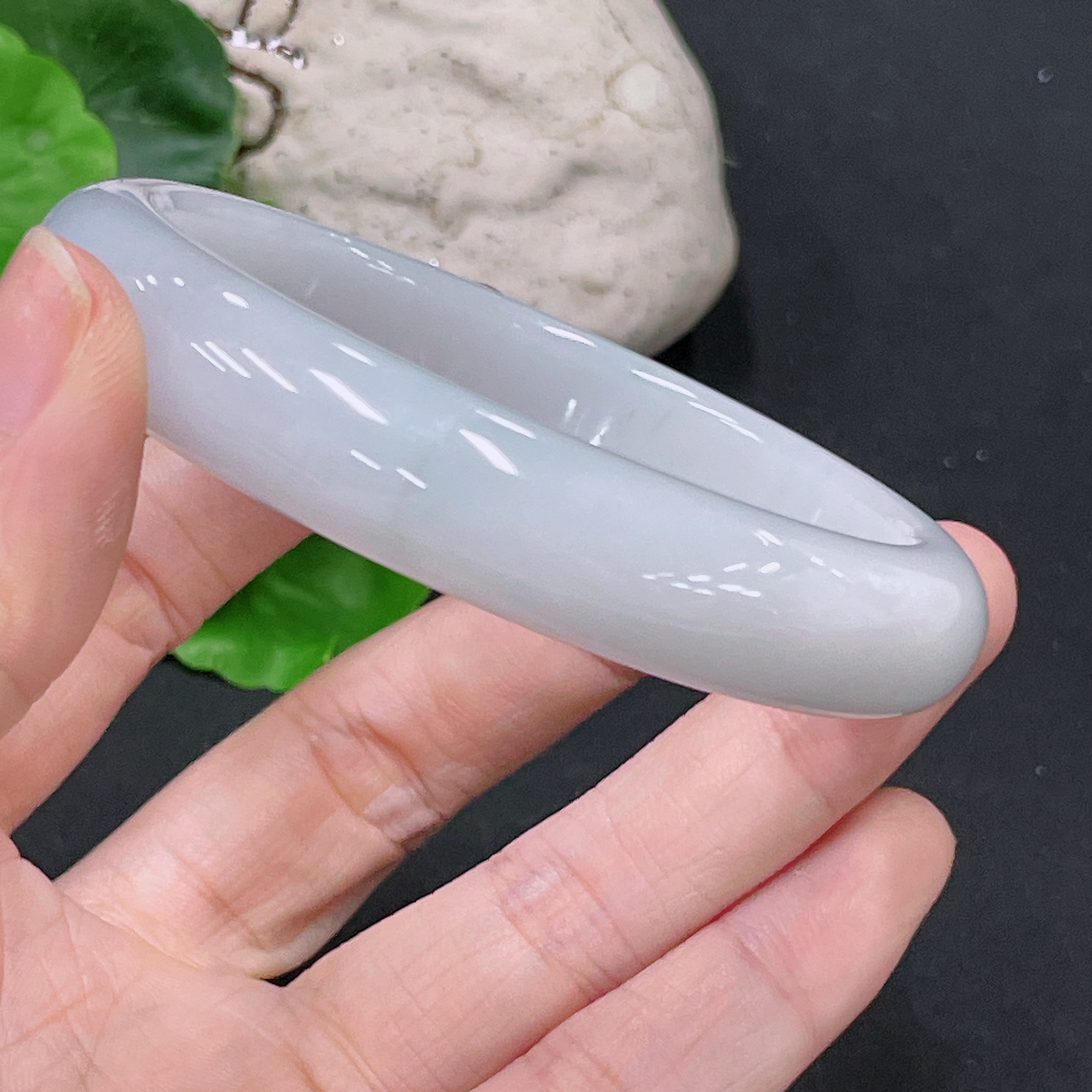 F33919949 Jadeite Round Bangle, Total Weight Approx. 61.29g, Size 59.7