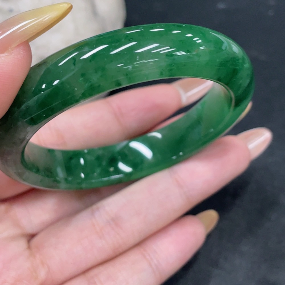 H32705144 African Emerald (Dulong Jade) Round Bracelet Size 51.5 Total Weight Approx. 38.8g