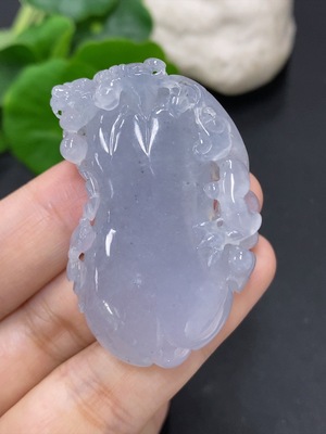 F42955282 翡翠福瓜挂件 货品总重约33.63g