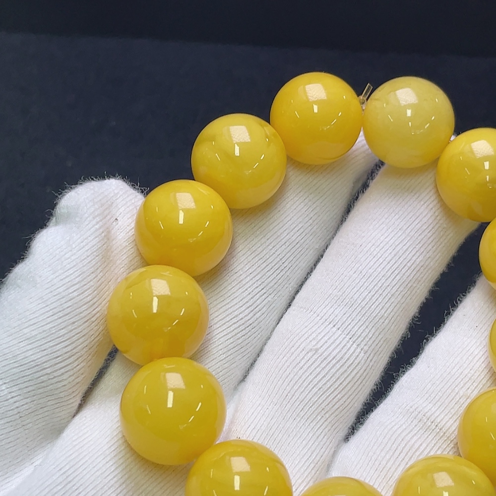 C29401007 Amber Beeswax Bead Bracelet, Total Weight Approx. 33.79g, Bead Size 16.4mm