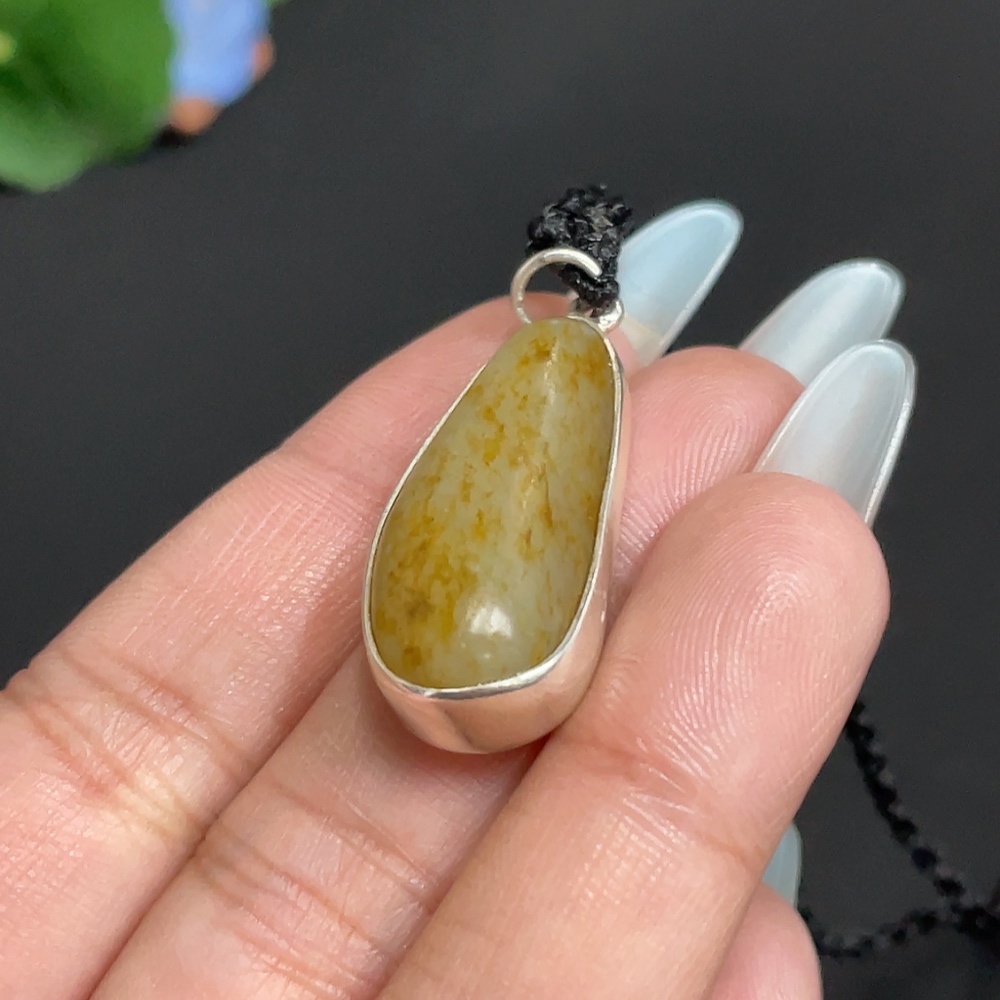 H31598870 Hetian Jade Inlaid Pendant