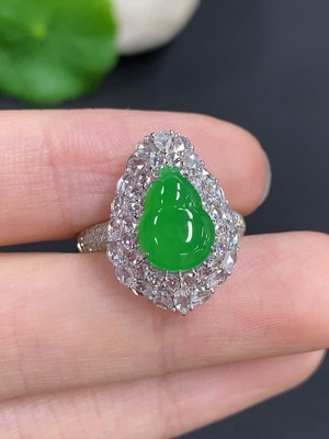 F42967686 翡翠葫芦镶嵌两用款 18k金 货品总重量约6.3克 圈口14 配镶钻石