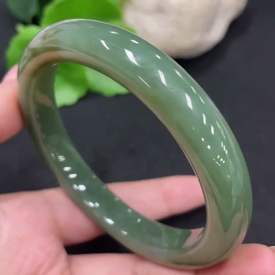 H34062927 Hetian Jade Round Bracelet Size 60.4 Total Weight Approx. 55.1g