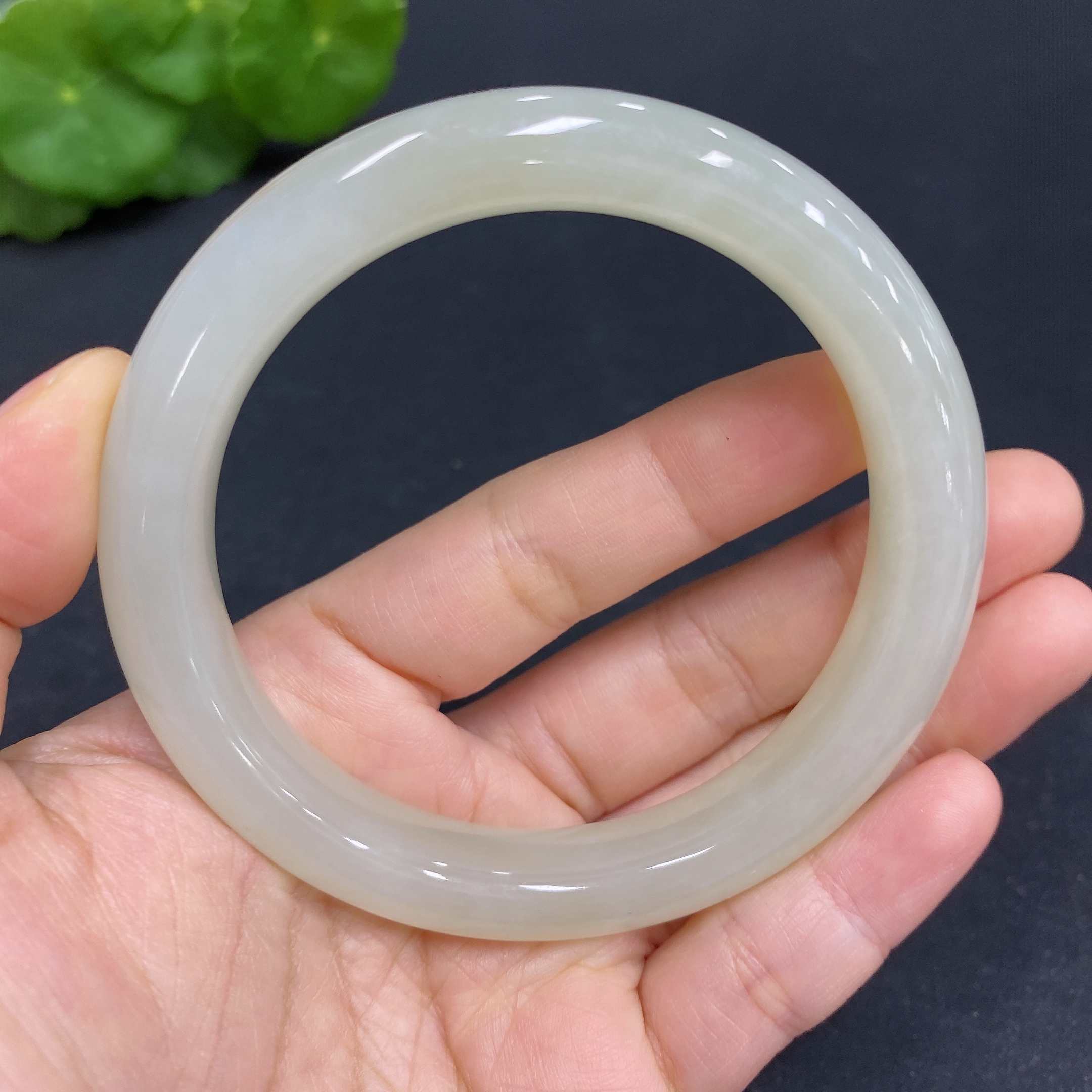 H30440609 Hetian Jade Round Bracelet Size 58.2 Total Weight Approx. 54.9g