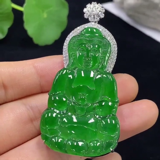 F31639491 Jadeite Guanyin Pendant Set in 18K Gold with Diamond Accents