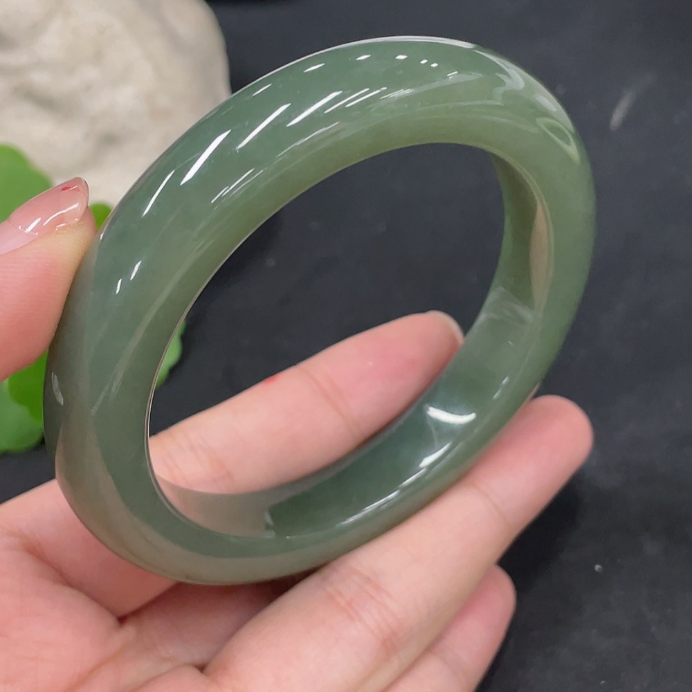 H30562063 Hetian Jade Round Bracelet Size 58 Total Weight Approx. 65.7g