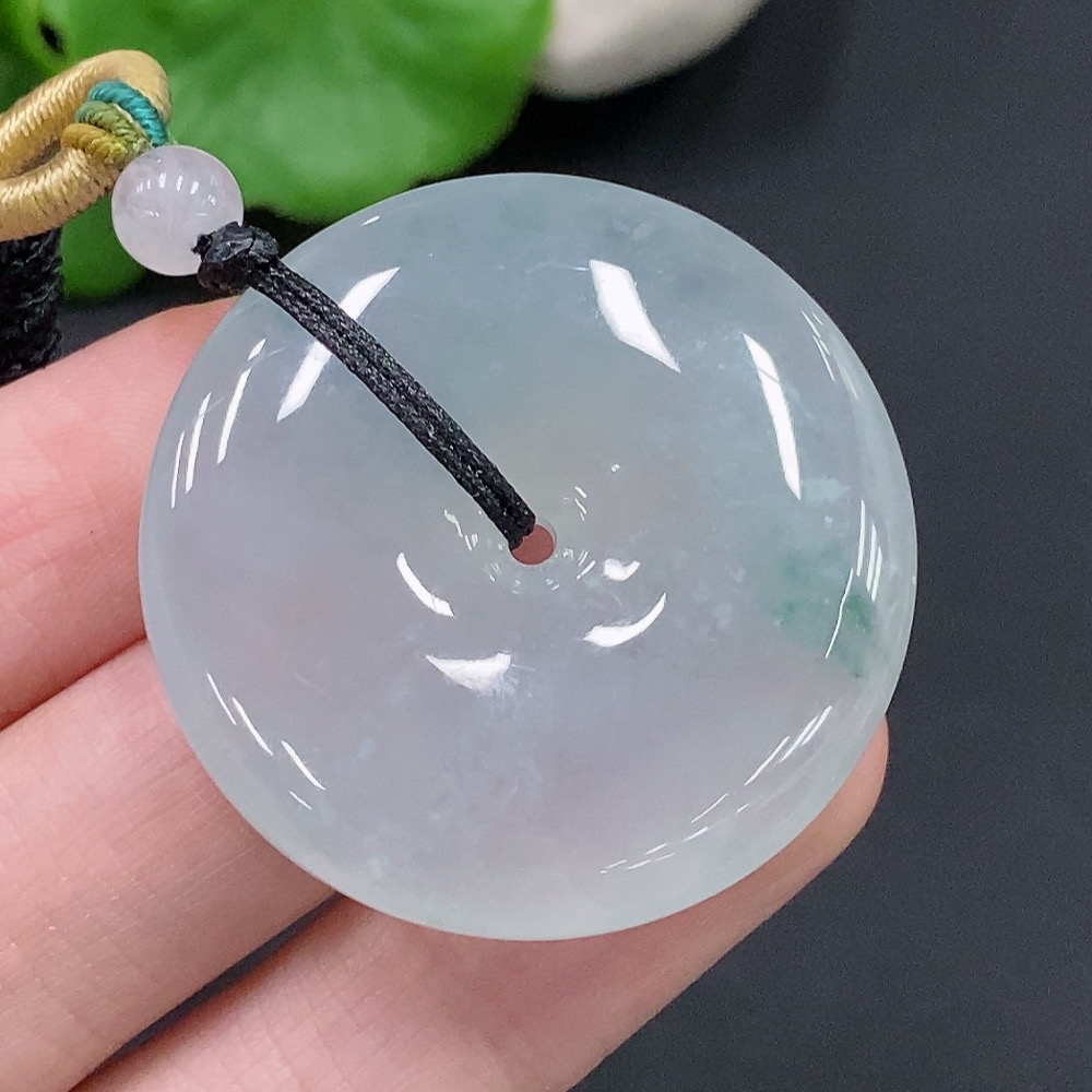 F23598159 Jadeite Peace Knot Total Weight 22.563g