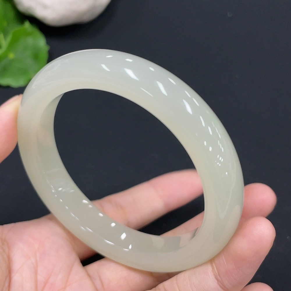 H28245566 Hetian Jade Round Bracelet Size 58.2 Total Weight Approx. 61.9g