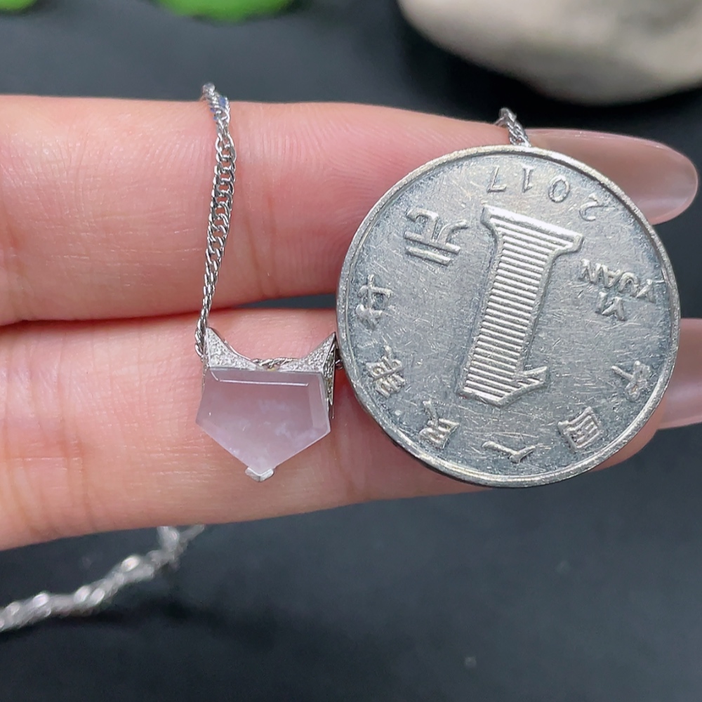 F17922372 Jadeite Inlaid Piece Chain Not Gold Main Body 18k Total Weight Including Chain Approx. 3.11g