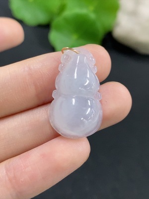 F46549394 翡翠葫芦挂件 无印记,测金含量18k   货品总重约3.66g