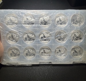 Q33914821 2016 Panda 15-piece 450g Pure Silver Commemorative Coin