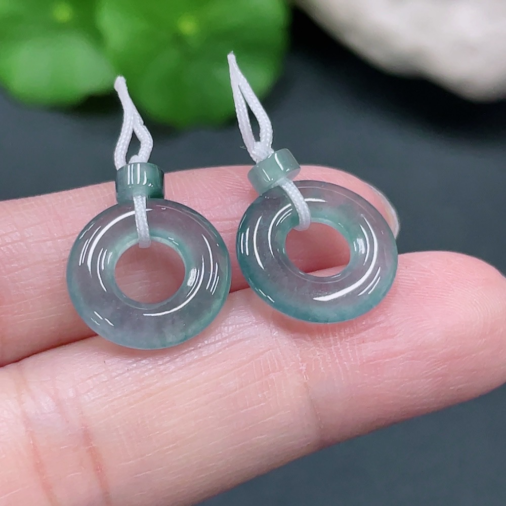 F21420554 Jadeite Donut Pendant