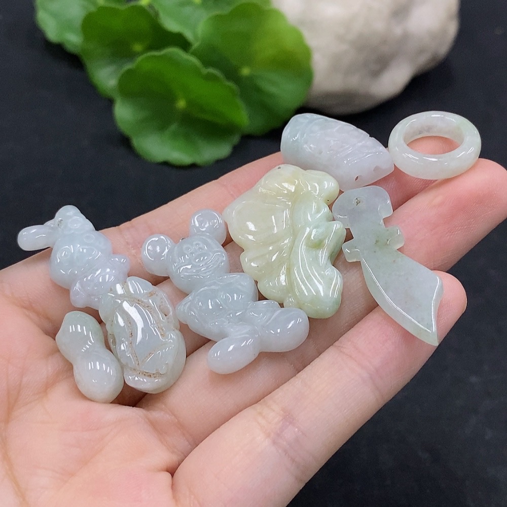 F34995284 Jadeite Pendant