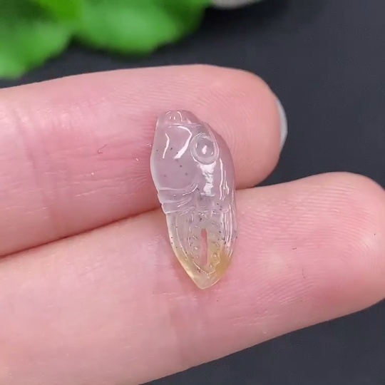 F32793036 Jadeite Crab Claw Pendant Total Weight About 0.2g